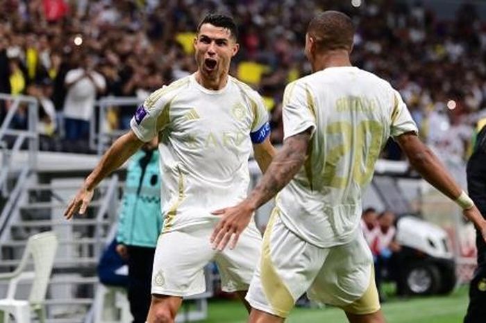 Choáng với thành tích ghi bàn ở tuổi băm của Cristiano Ronaldo