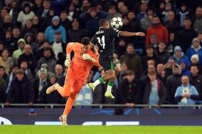 Ederson mắc sai lầm gây phẫn nộ
