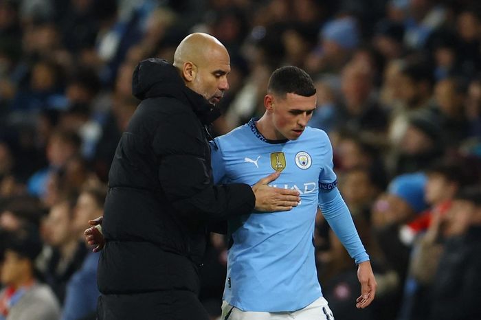 Pha thay người khiến Pep Guardiola nhận chỉ trích
