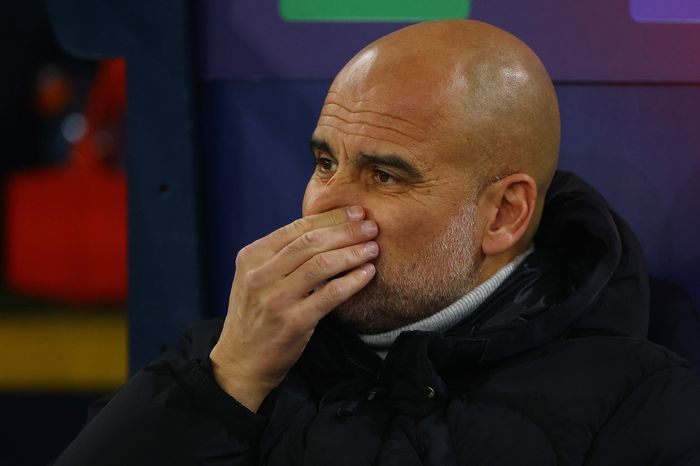 Pep Guardiola đính chính vết xước trên mặt