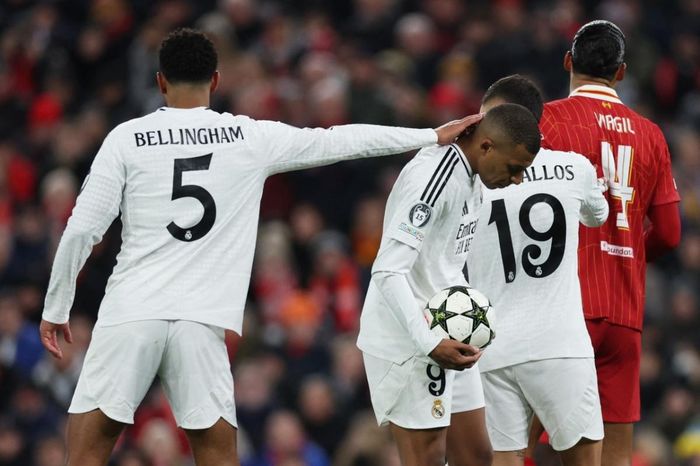Kết quả Cúp C1 châu Âu: Mbappe rủ Salah đá hỏng phạt đền, Real thua Liverpool