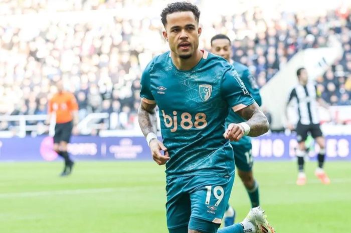 Nhà Kluivert: Con hơn cha