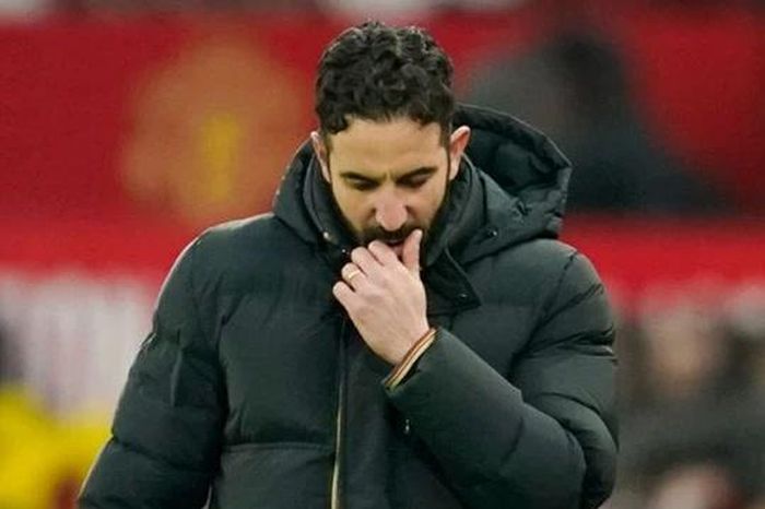 HLV Amorim ra tối hậu thư sau trận thua Brighton, Man Utd kích hoạt bom tấn giải quyết bài toán khó