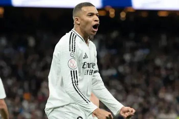 Real Madrid chiếm ngôi đầu bảng La Liga