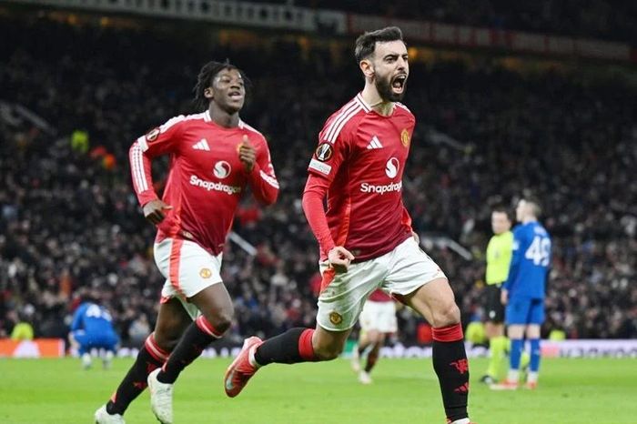 Europa League: Bruno Fernandes giúp Man.United tiếp tục tiến tới vòng 1/8