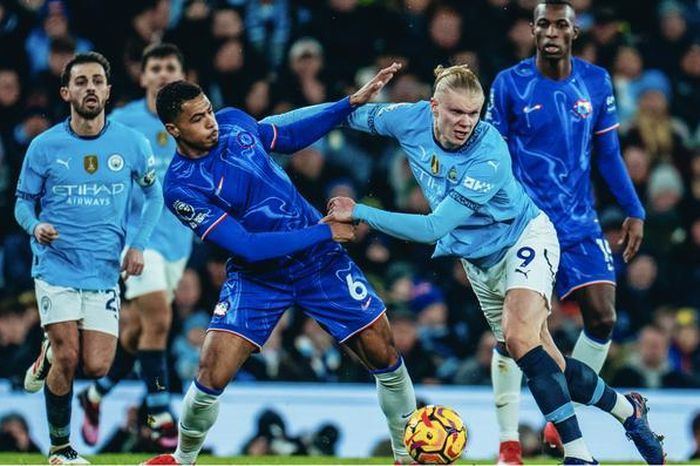 Man City ngược dòng đẳng cấp, vượt Chelsea tranh Top 4 Ngoại hạng