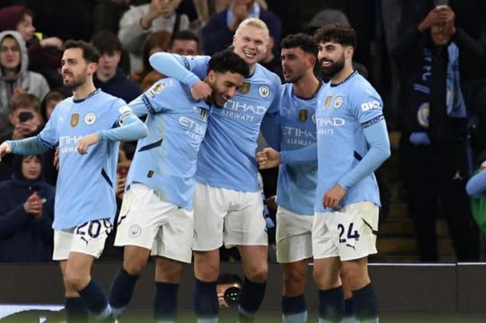 Ngược dòng đánh bại Chelsea, Man City trở lại top 4 Ngoại hạng Anh