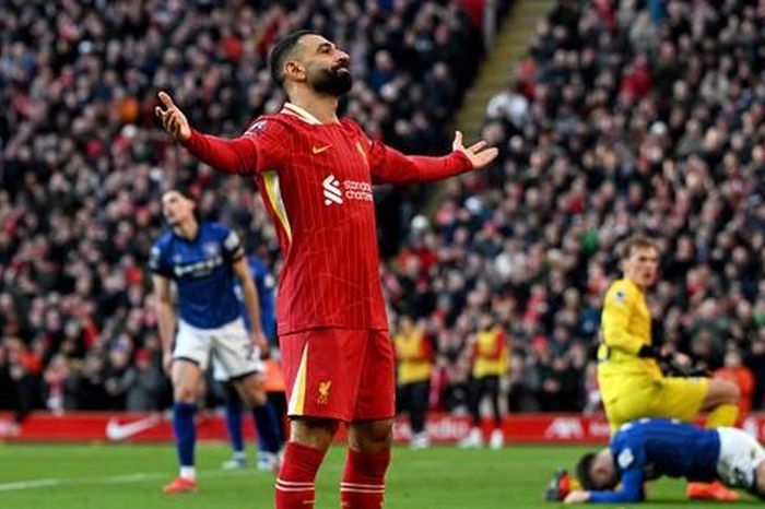 Liverpool và Arsenal tịnh tiến, Man City ngược dòng hạ Chelsea