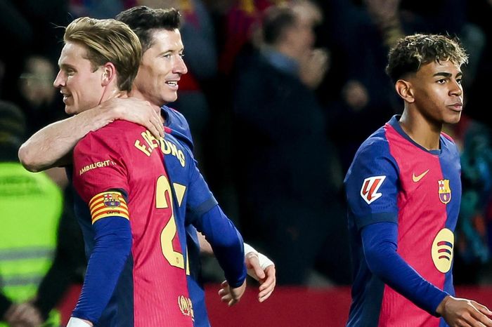 Barca thắng kỷ lục, Hansi Flick vẫn không hài lòng