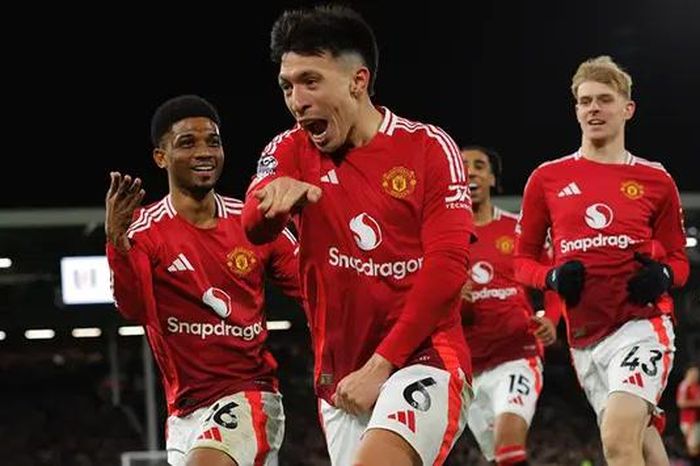 Manchester United cải thiện vị trí trên bảng xếp hạng