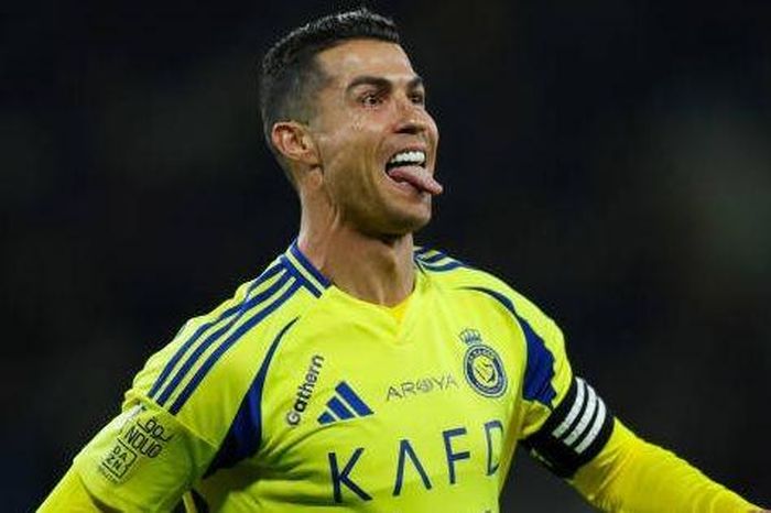 Ronaldo gánh CLB trở lại cuộc đua vô địch