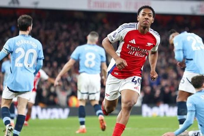 Ngoại hạng Anh: Arsenal thắng hủy diệt Man City, MU thua sốc Crystal Palace