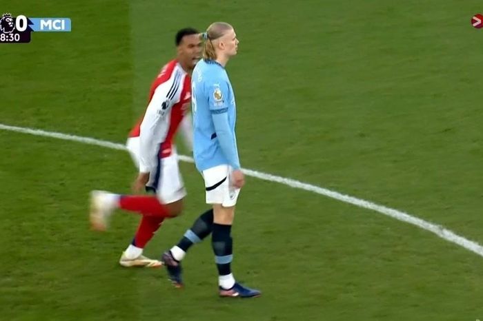 Khoảnh khắc Arsenal 'vùi dập' Man City ở Ngoại hạng Anh