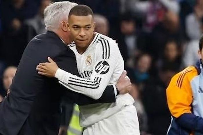 Ronaldo nhắn Real Madrid, sẵn sàng dạy Mbappe đá tiền đạo cắm