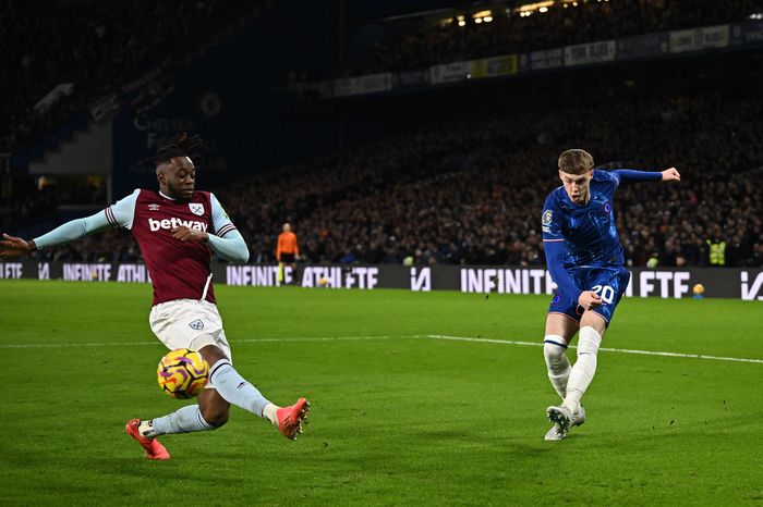 Khoảnh khắc biến Wan-Bissaka thành tội đồ