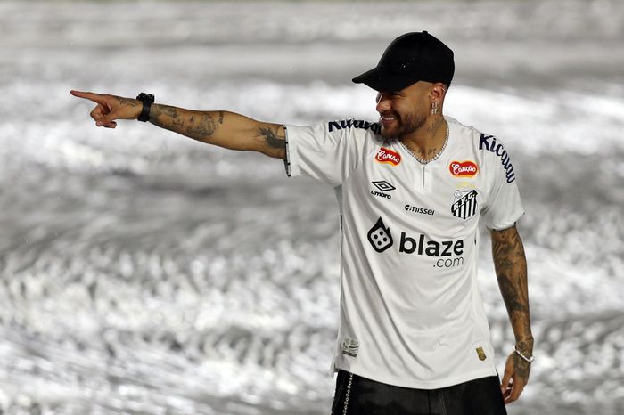 Nhờ Neymar, Santos bùng nổ cơn sốt chưa từng có