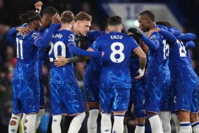 Chelsea ngược dòng kịch tính để trở lại top 4 Premier League