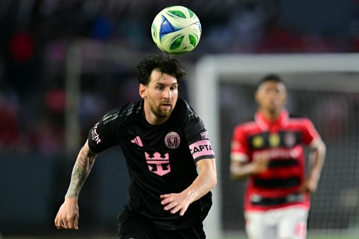 Pha vào bóng ác ý khiến Messi kinh hãi