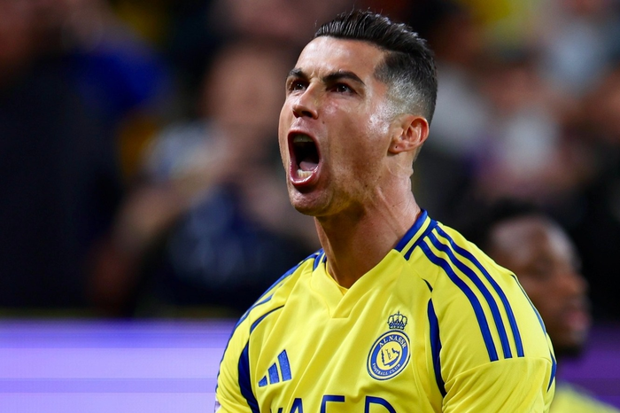 Tin thể thao (5-2): Ronaldo tự nhận mình giỏi nhất, Duran muốn đi tập bằng máy bay