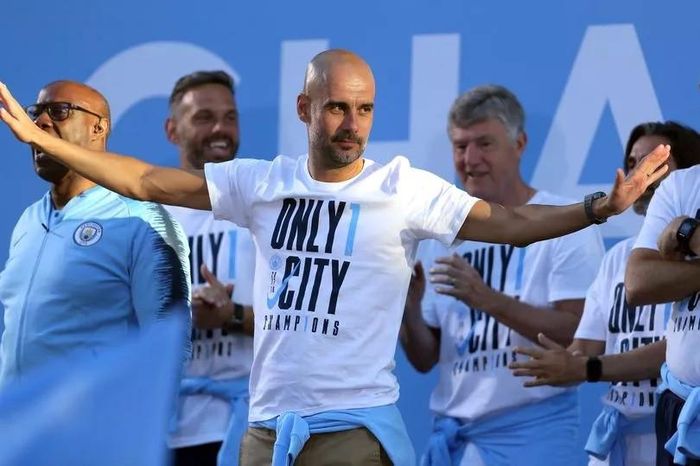 Pep Guardiola: Từ ngạo nghễ đến sóng gió và bị vợ bỏ vì cuồng việc