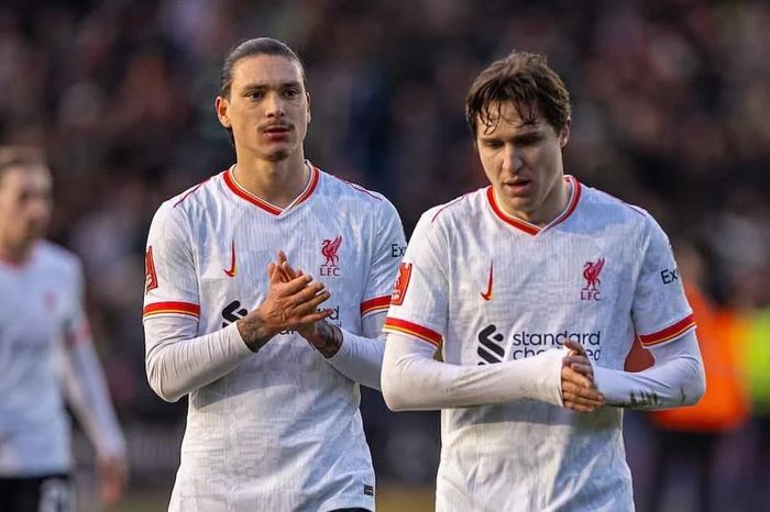 Địa chấn ở FA Cup: Đội bóng cuối bảng Championship loại Liverpool