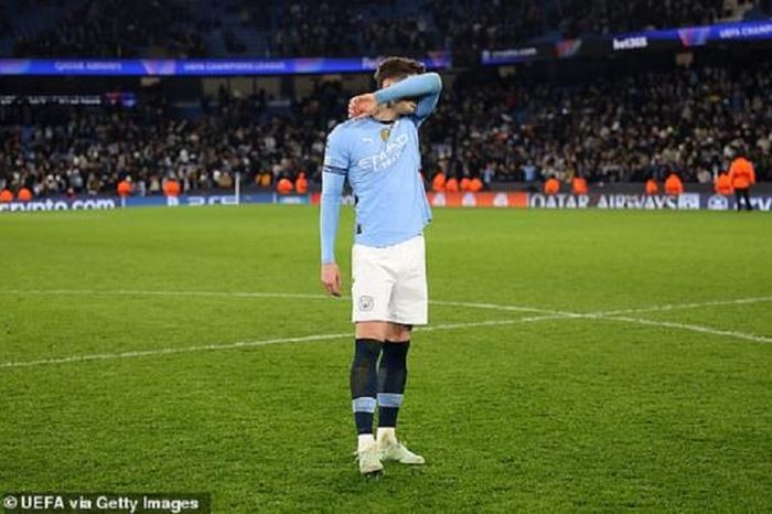 Man City đang trở thành CLB nổi tiếng vì... 'sự sụp đổ'