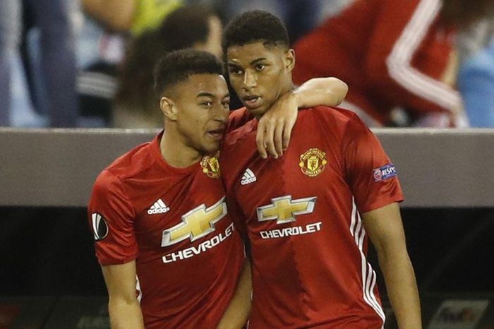 Lingard bênh vực Rashford, Pogba