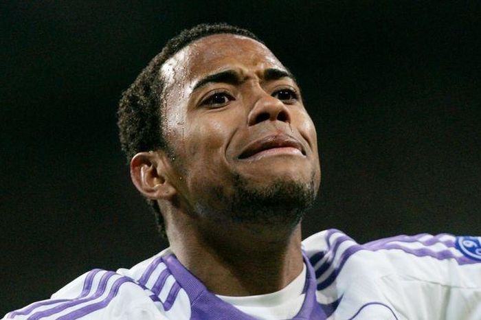 Cú trượt dài của Robinho