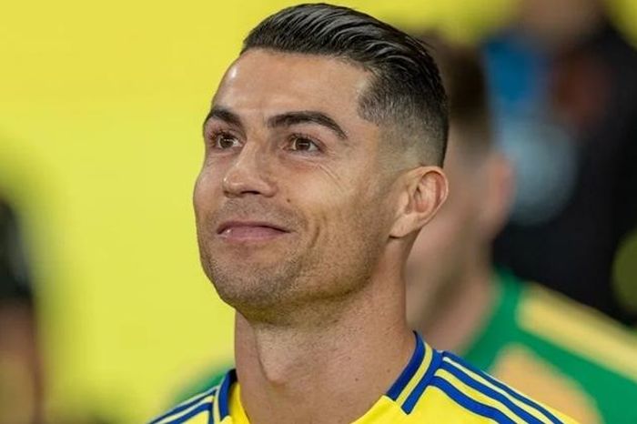 Cristiano Ronaldo dẫn đầu top 10 VĐV hưởng lương cao nhất thế giới