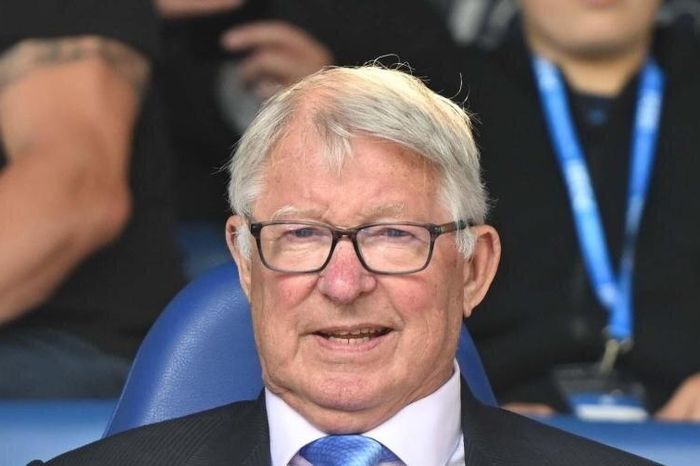 Sir Alex Ferguson bất ngờ trở lại băng ghế huấn luyện