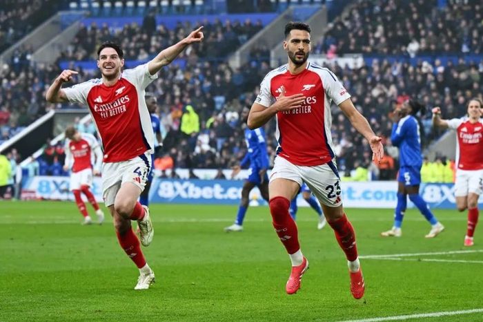 Arsenal nhọc nhằn giành 3 điểm