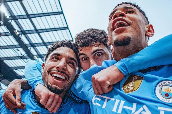 Tân binh Omar Marmoush lập hat-trick, Man City 'vùi dập' bầy Chích chòe