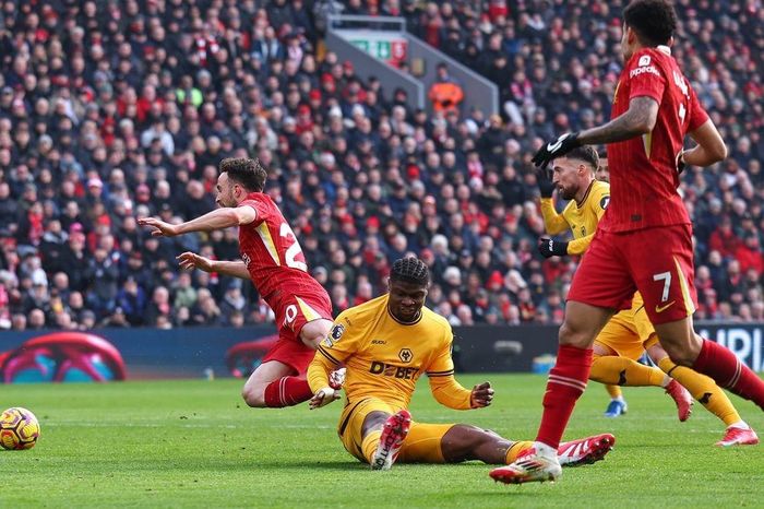 Premier League ra tuyên bố về tranh cãi giữa Liverpool và Wolves