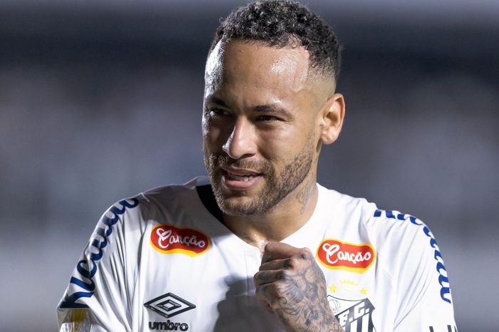 Pha bóng đẳng cấp của Neymar