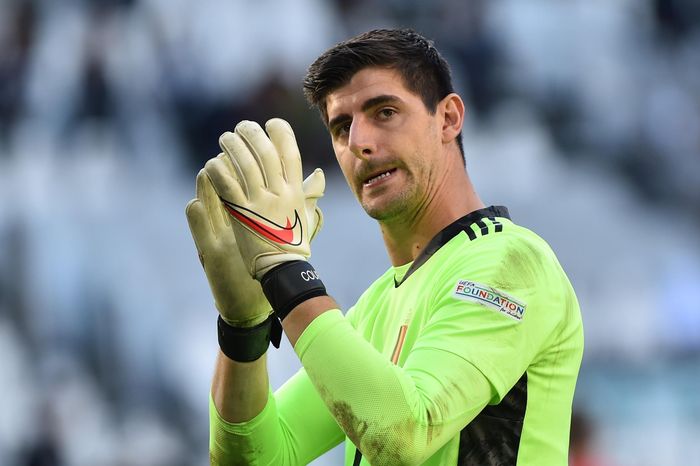 Courtois lỡ cơ hội gia nhập MU