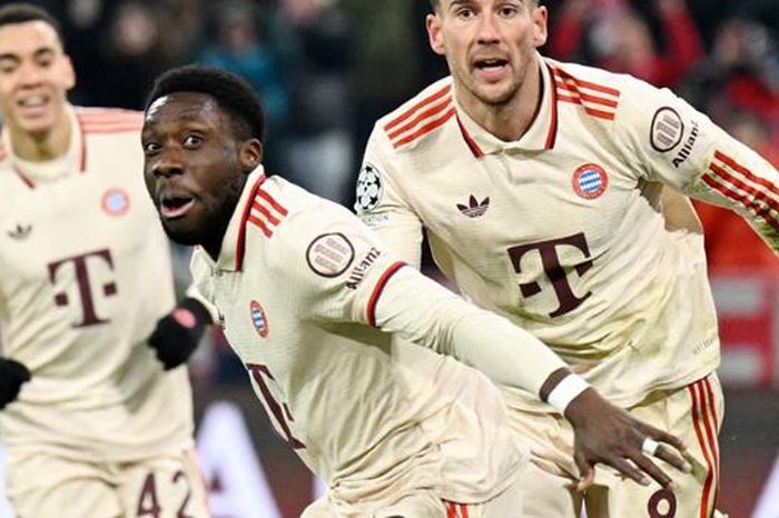 Bayern vào vòng 1/8 Champions League ở phút bù cuối