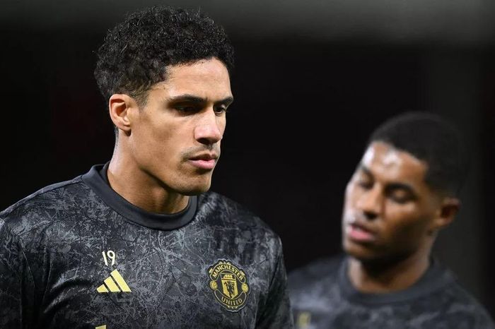 Varane bình luận ngạc nhiên về việc Rashford rời MU