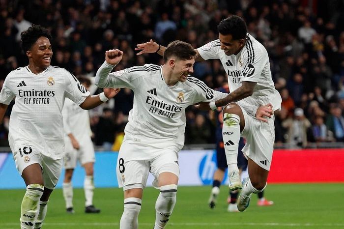 Hai cầu thủ Real Madrid bất ngờ đòi rời Bernabeu