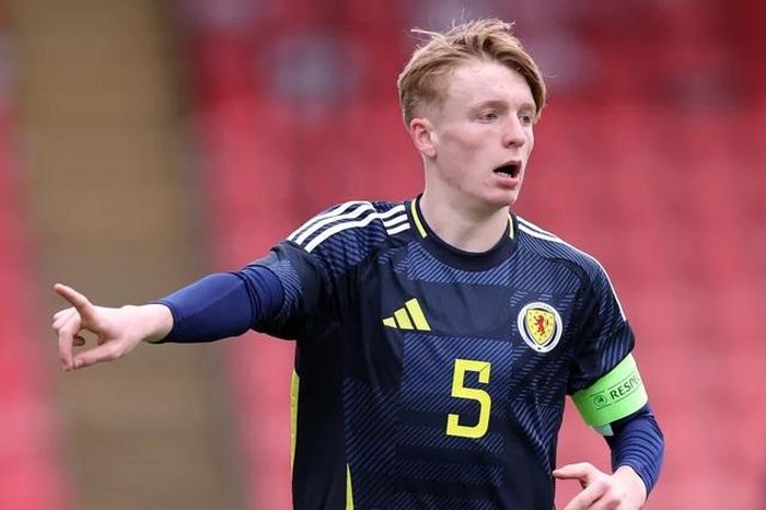 Arsenal bất ngờ chiêu mộ tài năng trẻ người Scotland