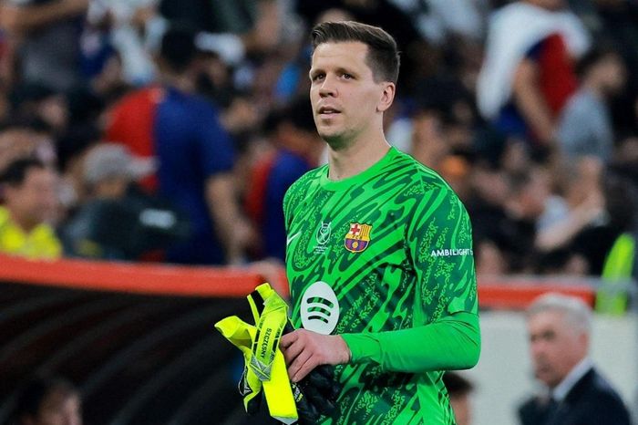 Szczesny gây kinh ngạc