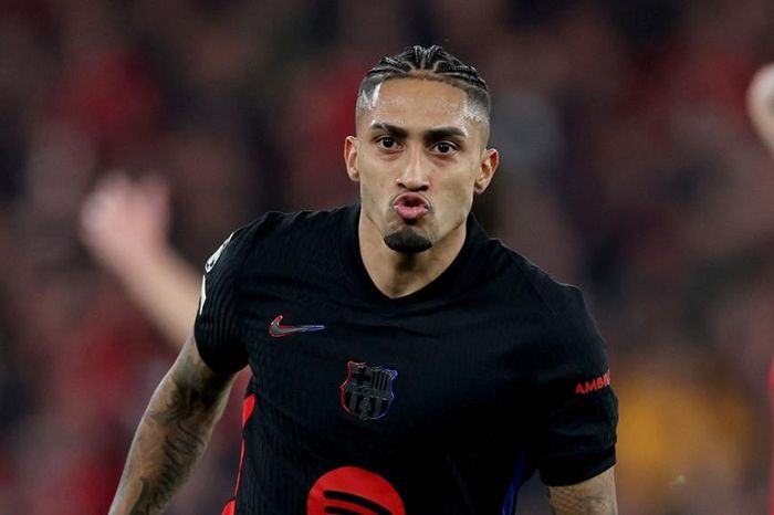 Barcelona vượt nghịch cảnh đánh bại Benfica