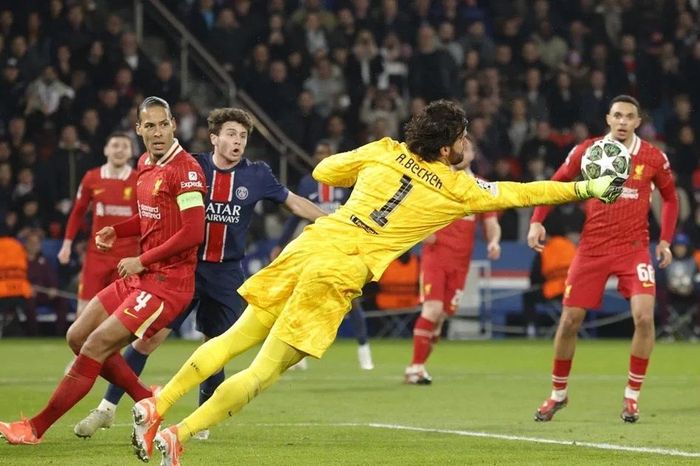 Alisson và Harry Kane lập cột mốc đáng nhớ ở Champions League