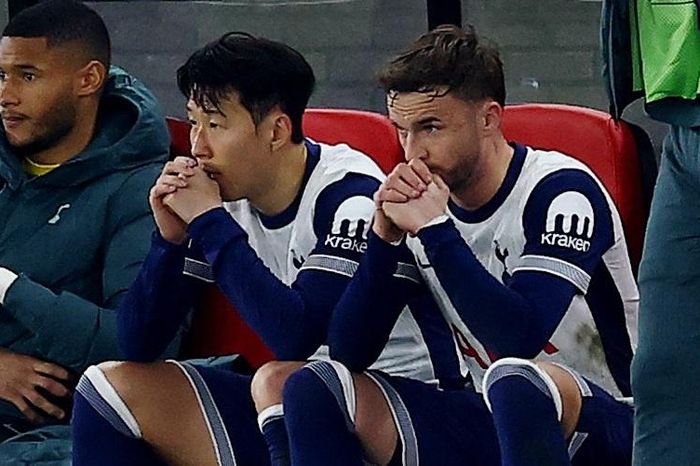 Tottenham nguy cơ trắng tay mùa thứ 17 liên tiếp