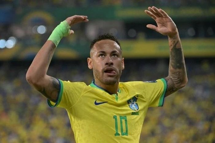 Neymar trở lại tuyển Brazil sau 16 tháng vắng mặt