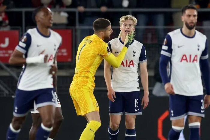 Tottenham gây thất vọng tại Europa League
