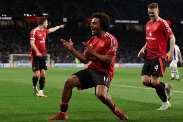 Joshua Zirkzee lập công, Man Utd hòa nhọc nhằn trước Real Sociedad