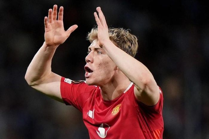 MU 1-1 Sociedad, Ruben Amorim nói gì Hojlund nổi điên với Dalot?