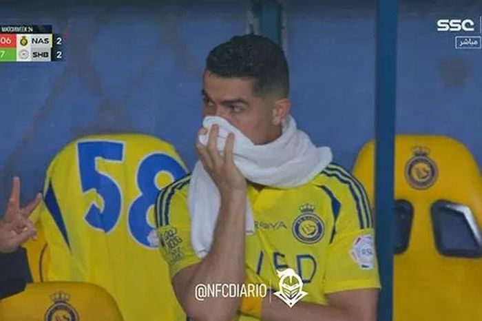 Al-Nassr chìm trong khủng hoảng, Ronaldo 'buồn như đưa đám'