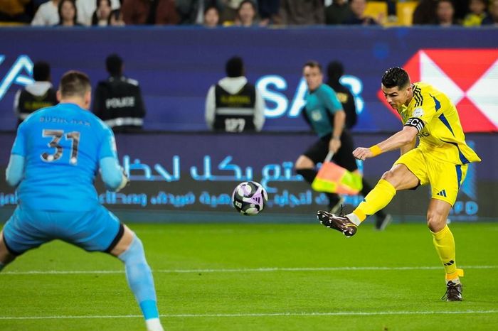 Ronaldo ghi bàn, đồng đội báo hại khiến Al Nassr mất thắng