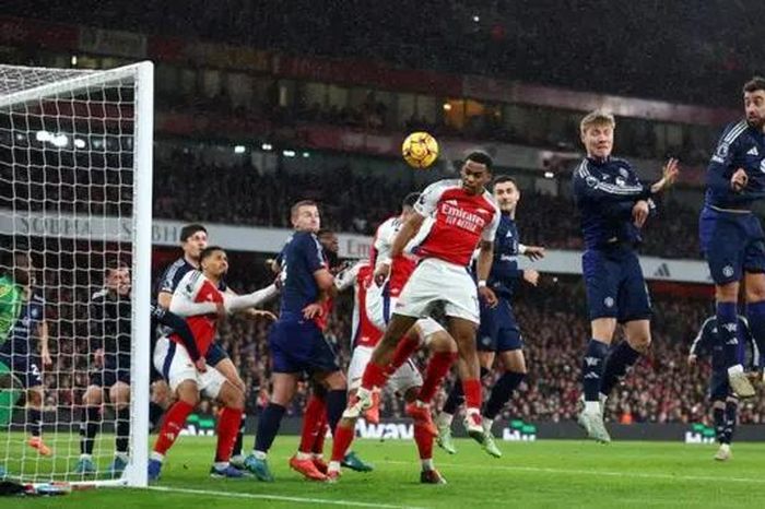 Man United vs Arsenal: Tâm điểm vòng 28 Ngoại hạng Anh